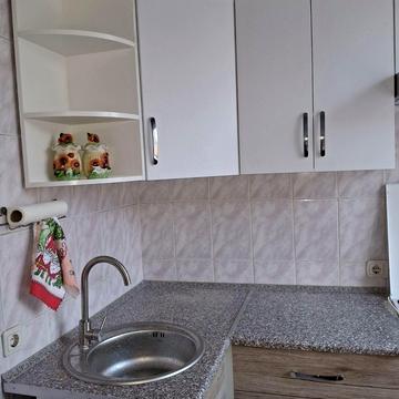 Металургів просп., 18