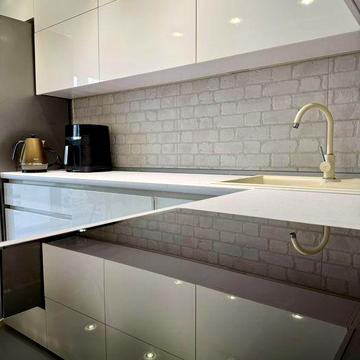 Продаж 4-кімнатної квартири  ж/м Сонячний!
вул. Любарського, 84А
Прода