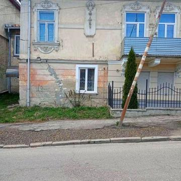 Продається 1 -кімнатна квартира!Потребує капітального ремонту!