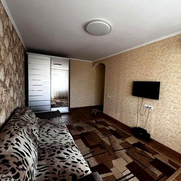 Продам 2-кімнатну квартиру з меблями та технікою