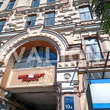 Продаж 2 кімнатної квартири, Богдана Хмельницького 10а, центр