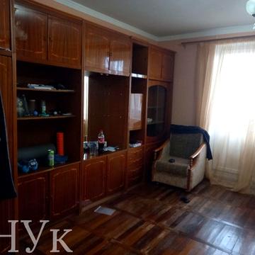 Соборності просп., 8