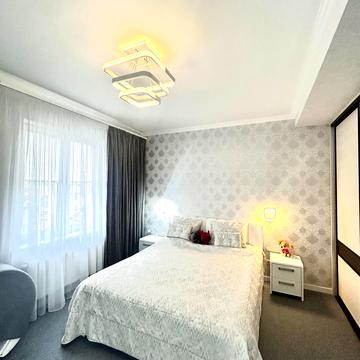 Устима Кармалюка вул., 4