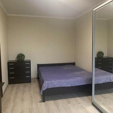 Бориса Гмирі вул., 16