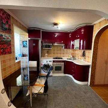 Дмитра Донцова вул. (Дмитра Донського), 6