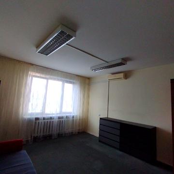 Старонаводницька вул., 8