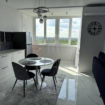 Українська вул., 6