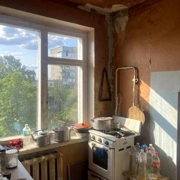 Військовим та цивільрим здається 2-х кім квар в центрі без рем 5/5