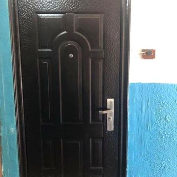 Військовим та цивільрим здається 2-х кім квар в центрі без рем 5/5