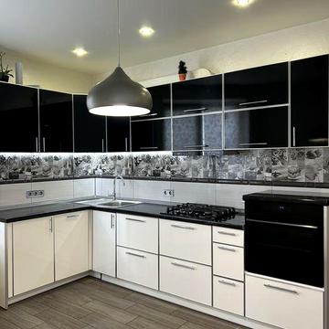 Сертифікат - ТАК! Простора квартира біля двох шкіл, два балкона Ірпінь