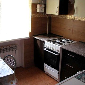 Євгена Танцюри вул., 37/43