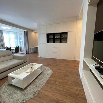 Лесі Українки бульв., 7-А