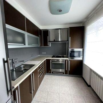 Продаж трикімнатної квартири правий берег