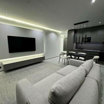 Зарічна вул., 2