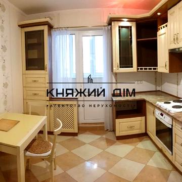 Урлівська вул., 30