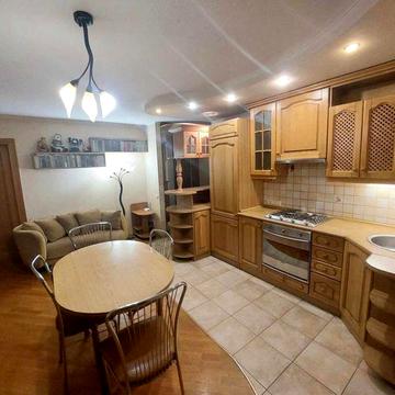 Борщагівська вул., 133