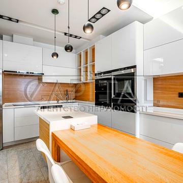 Євгена Коновальця вул. (Щорса), 44-А