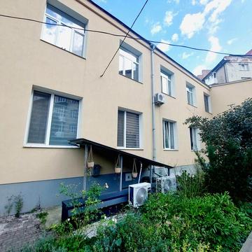 Здам в оренду двокімнатну квартиру.