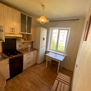 Олександра Махова вул. (Жолудєва), 3