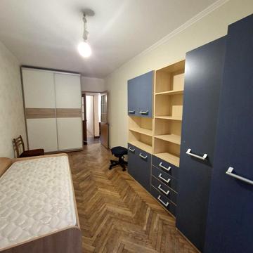 Вацлава Гавела бульв. (Івана Лепсе), 5