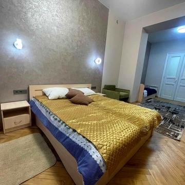 Крехівська вул., 10