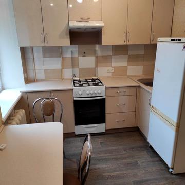 Варненська вул., 10