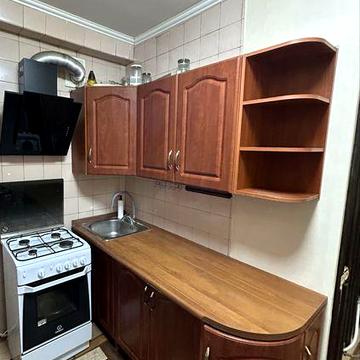 Вул. Чорних Запорожців, 17, гарна квартира! Вільна!