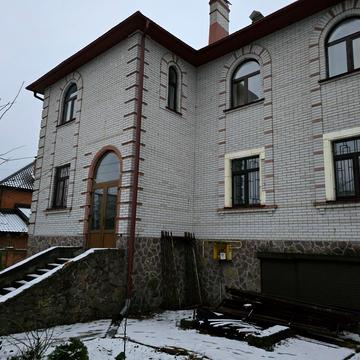 Гузарова, 30