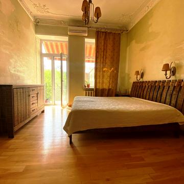 Ділова вул. (Димитрова), 13