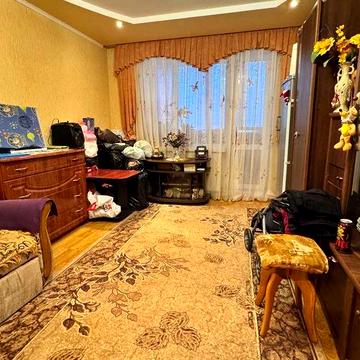 Продам 2-к квартиру по вул. Павла Тичини