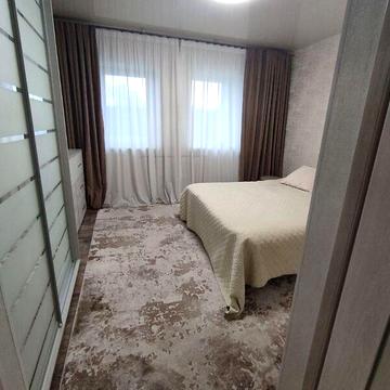 Продаж 3к Дім Миру вулиця