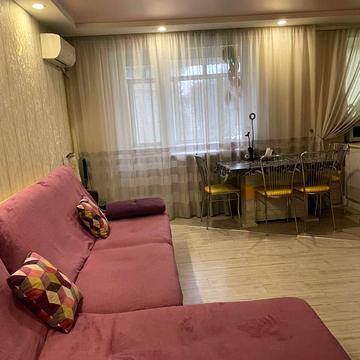 Квартальна вулиц вул. (Гладкова), 11