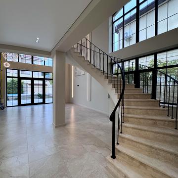 Рівності вул., 12