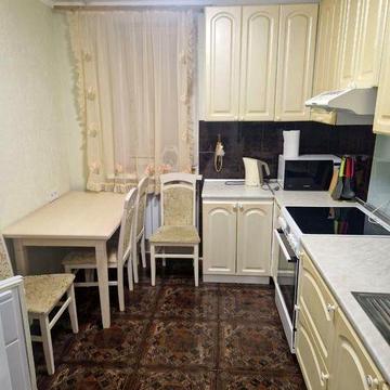 Сдам двухкомнатную квартиру на Таирово/Небесной Сотни