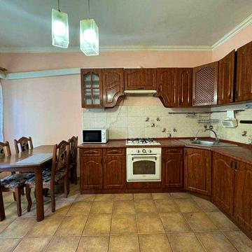 Здам в оренду 3к квартиру з автономним опаленням на Садовій