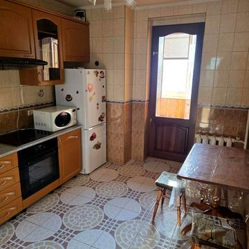 Василя Верховинця вул., 10