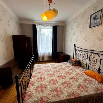 Героїв Майдану вул. (Гвардійська), 28