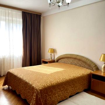 Дубровицька вул., 5