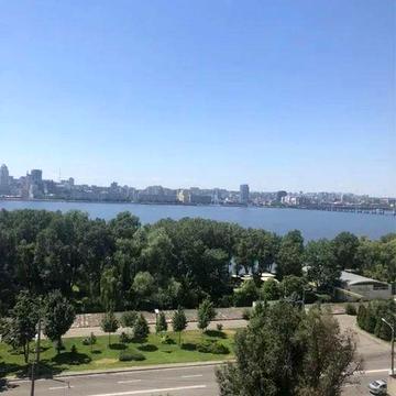 Продам 3-комн квартиру в районе Малиновского Маршала ул.