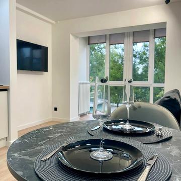 Юності вул., 9