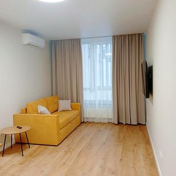 Олександра Олеся вул., 8/17