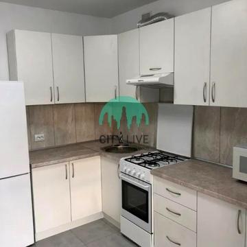 Олександра Довженка вул., 21а