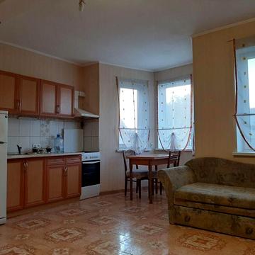 Гатное,ул.Киевская. Сдается небольшая 1комн квартира. Место для авт