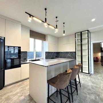 Потічкова, 23