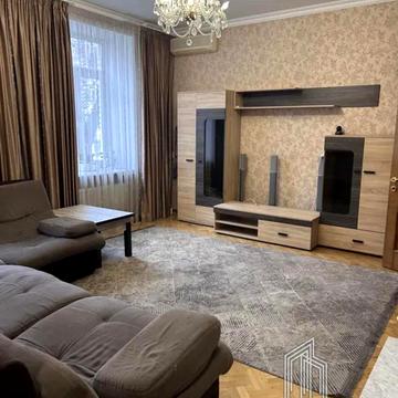 Митрофана Довнар-Запольського вул., 2/20