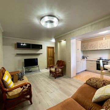 Героїв просп., 17