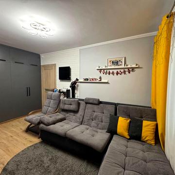 Олександра Поля просп. (Кірова), 135-Б