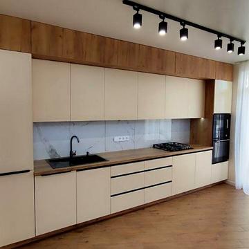 Пропоную в оренду двокімнатну квартиру+простора кухня студія  + гараж