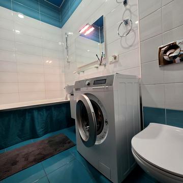 Будівельників вул., 28