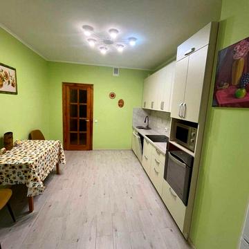 Верховинна, 35. 950 м. до метро. Здаємо 1 кім. кв. !